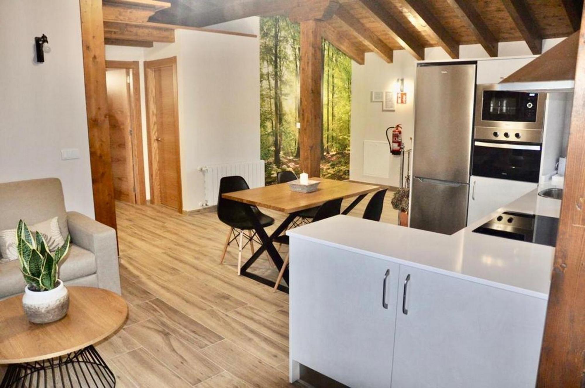 Apartamentos La Ventana De Mogrovejo Esterno foto