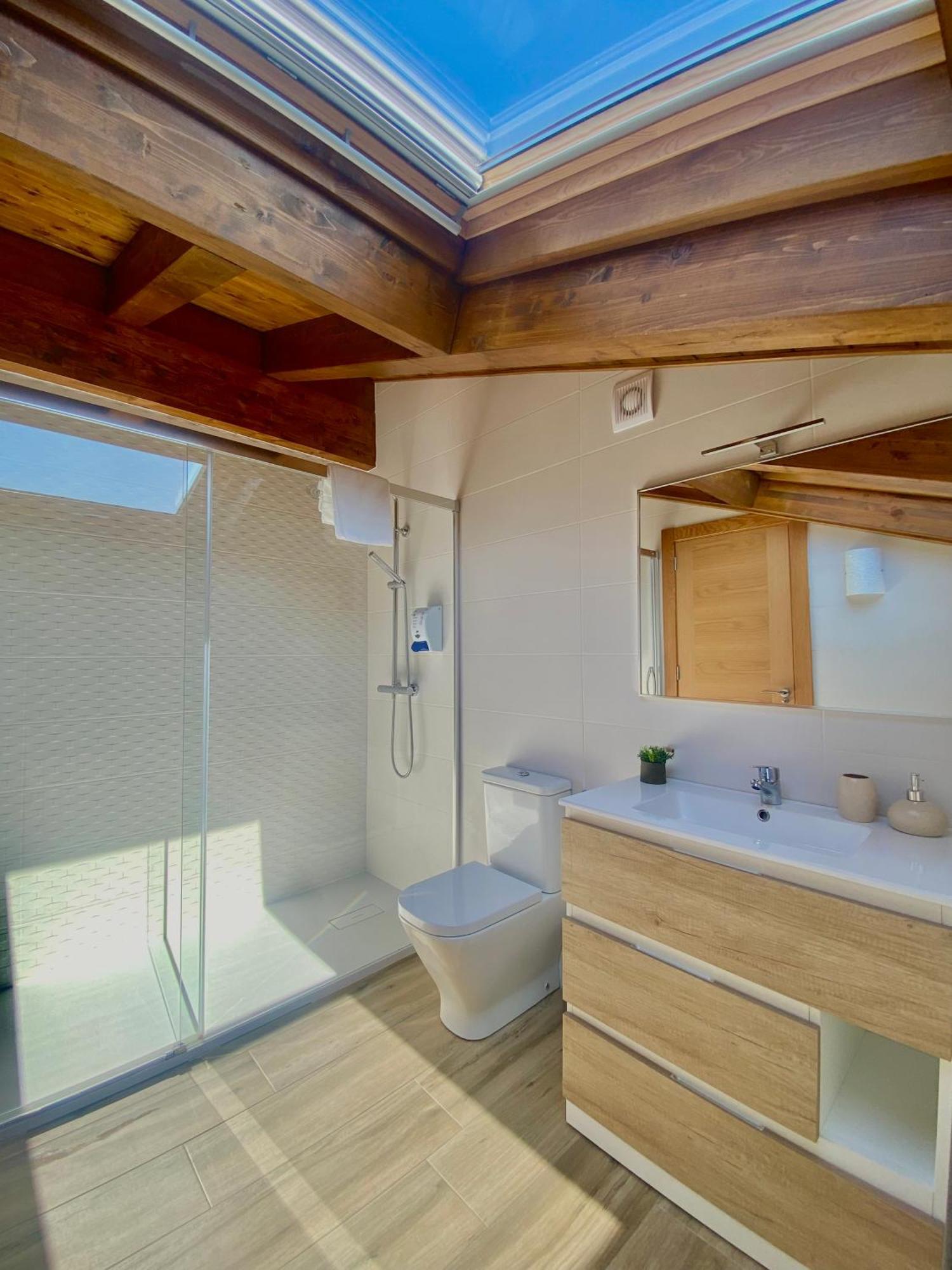 Apartamentos La Ventana De Mogrovejo Esterno foto