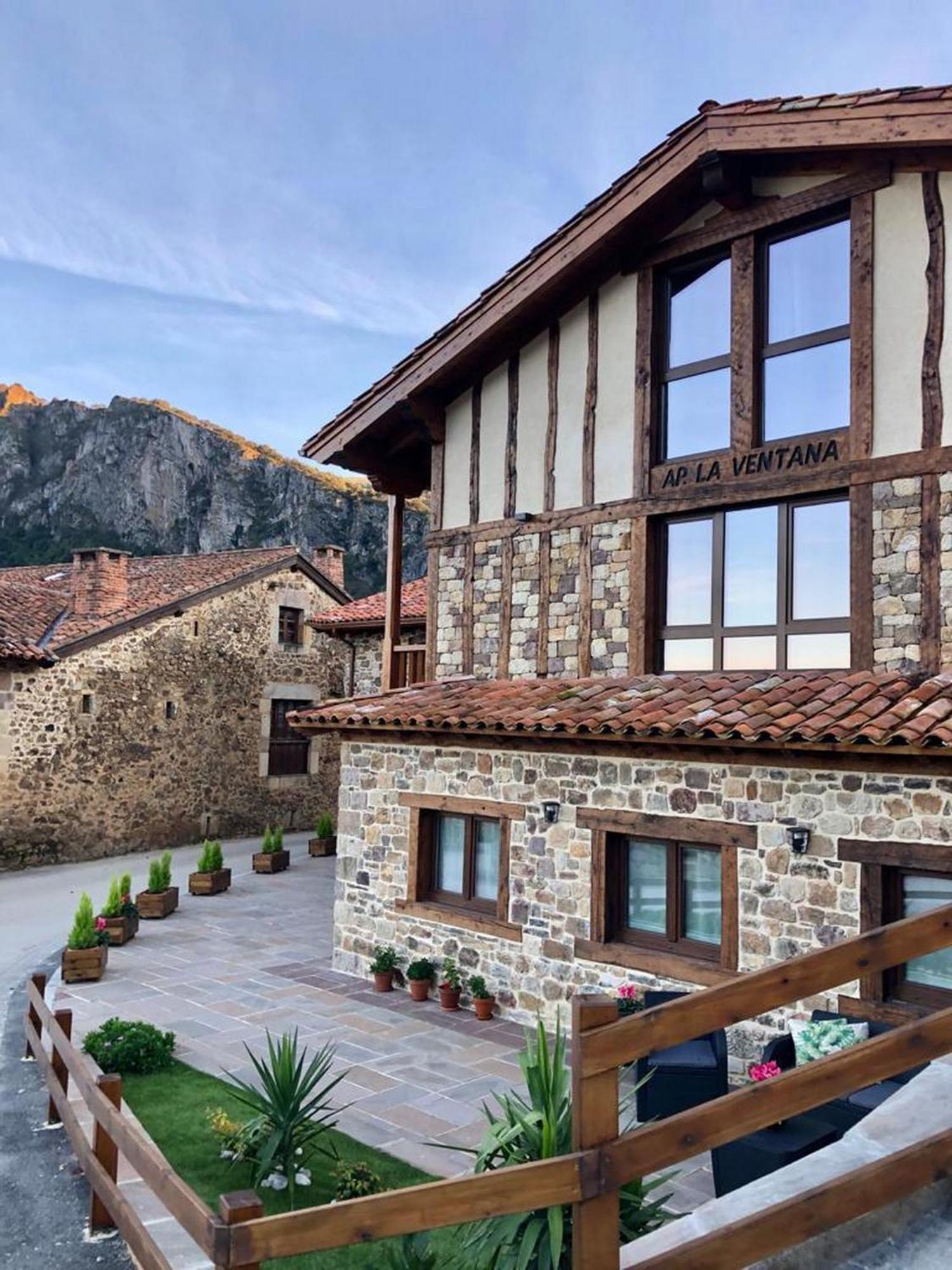 Apartamentos La Ventana De Mogrovejo Esterno foto