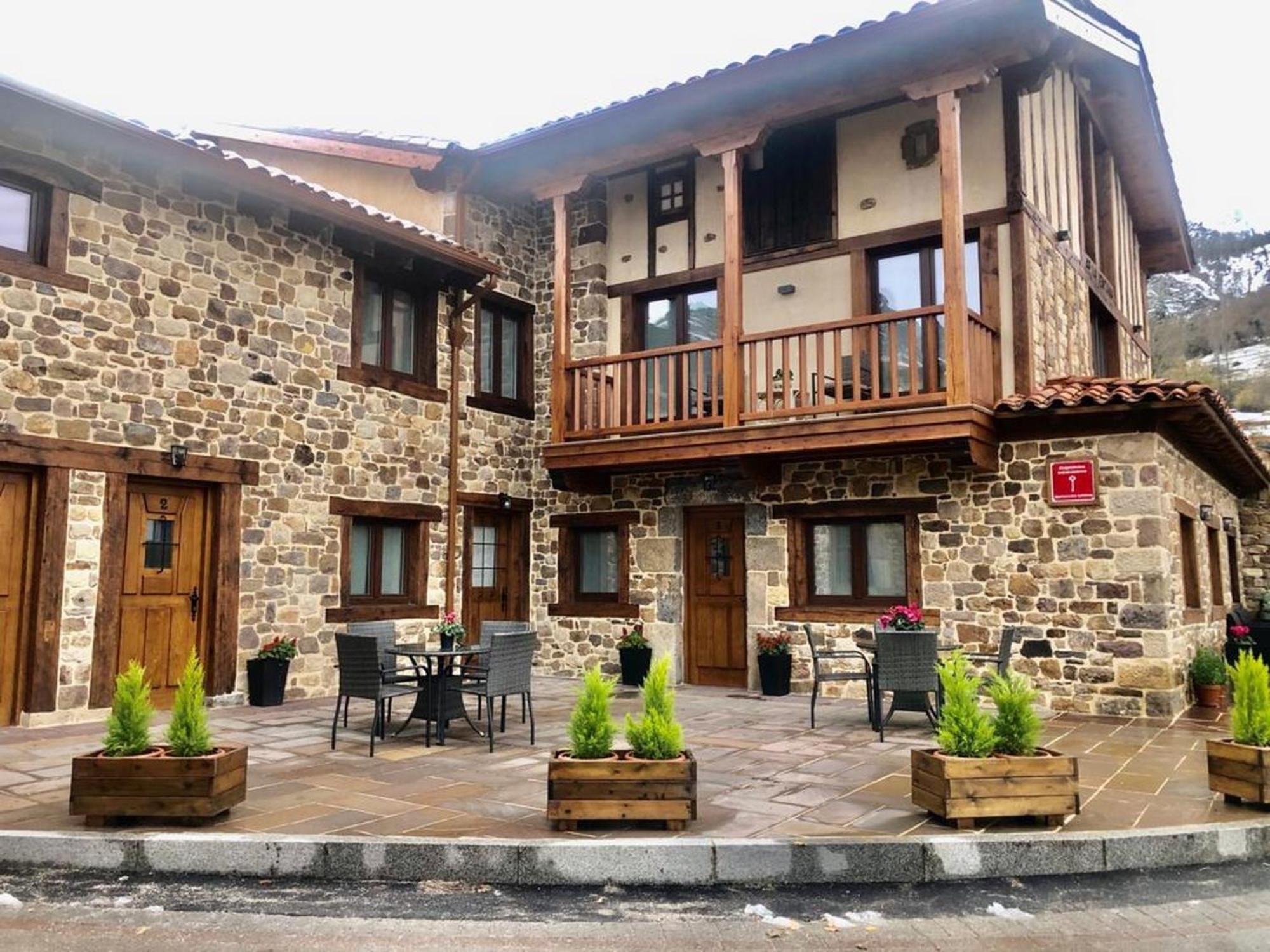Apartamentos La Ventana De Mogrovejo Esterno foto